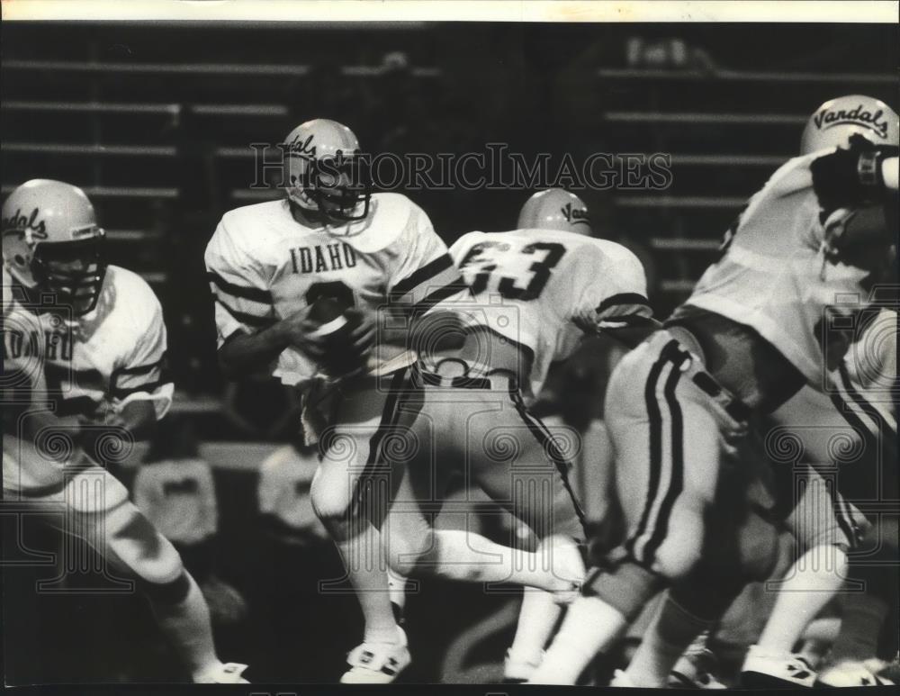 1983 Press Photo Idaho Vandals Football QB Ken Hubart Sps04482 1983-press-photo-idaho-vandals-football-qb-ken-hubart-sps04482