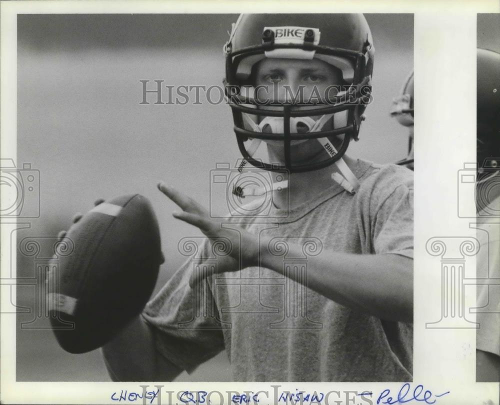 1990 Press Photo Football Quarterback Eric Hisaw of the Cheney Blackhawks - Historic Images