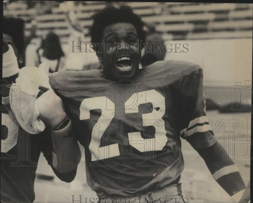 1976 Press Photo Football player Nesby Glasgow - sps04644 - Historic Images