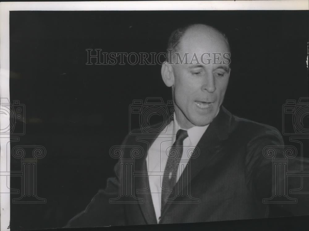 1960 Press Photo John Grayson-University of Washington Basketball Coach in Suit - Historic Images