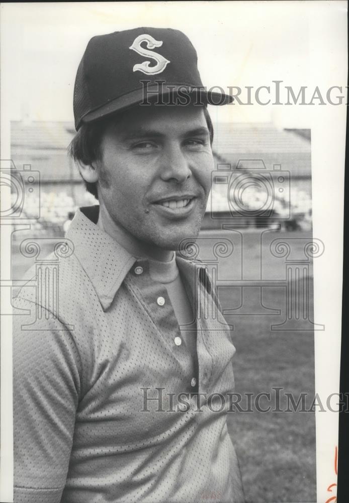 1978 Press Photo Ron Fox-Spokane Baseball Club Trainer Stands in Stadium - Historic Images