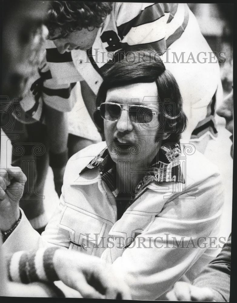 1977 Press Photo Eastern Washington University basketball coach, Jerry Krause - Historic Images