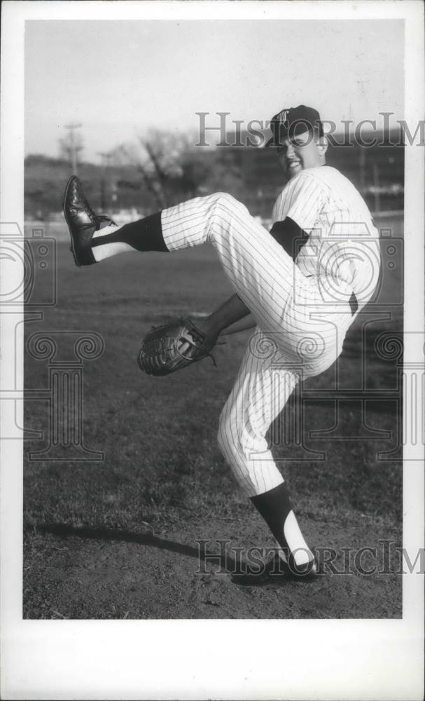 1966 Press Photo Ed Fiskland Pitcher for Washington State University Winds Up - Historic Images