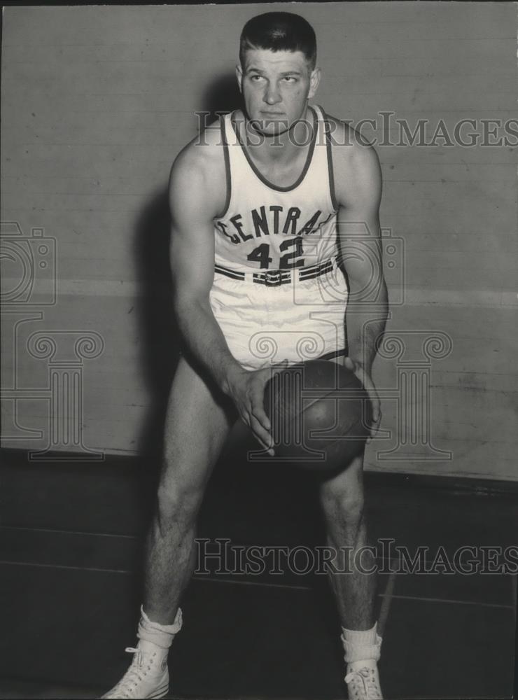 1958 Press Photo Central basketball player Joe Kominski - sps05003 - Historic Images