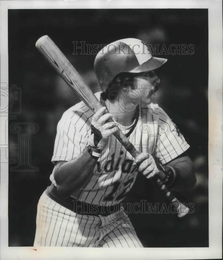 1980 Press Photo Spokane Indians baseball player, Manny Estrada, readies his bat - Historic Images