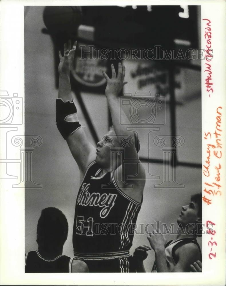 1987 Press Photo Cheney basketball player, Steve Emtman, in action - sps05042 - Historic Images