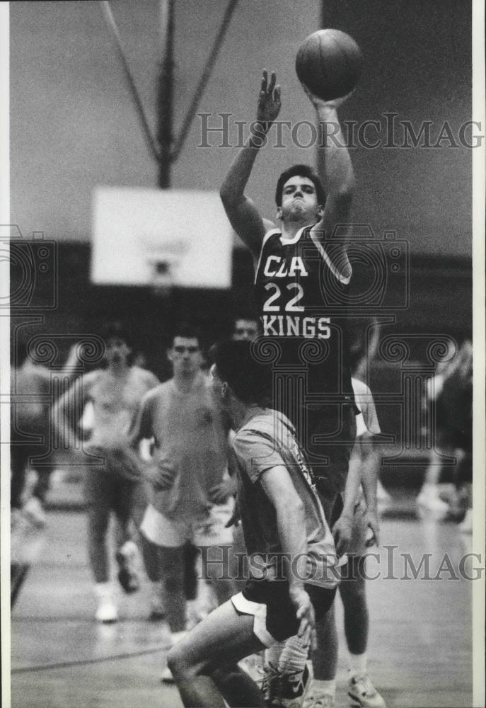 1989 Press Photo CdA Vikings basketball player, Bob Humphreys, in action - Historic Images
