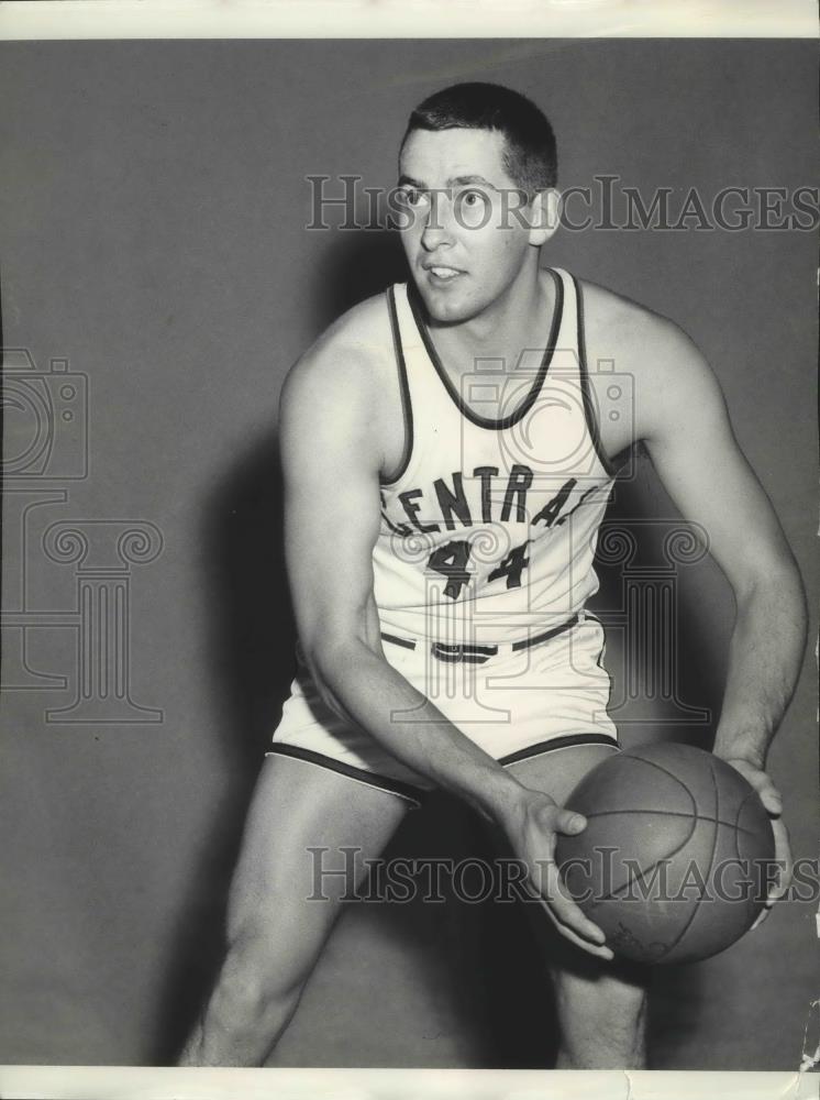 1961 Press Photo Central Washington College basketball player, Ray Kinnaman - Historic Images