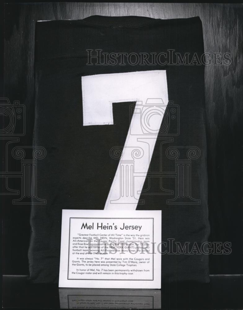 1956 Press Photo New York Giants football player, Mel Hein's jersey - -  Historic Images