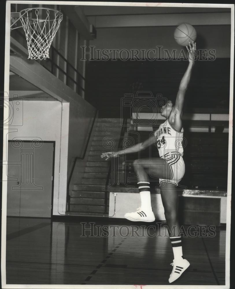 1973 Press Photo Spokane Falls Community College basketball player, Tony Hicks - Historic Images