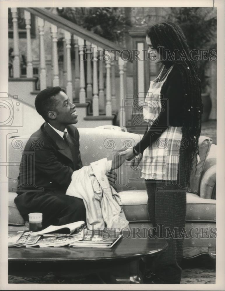 1989 Press Photo Lisa Bonet and Kadeem Hardison star in A Different World. - Historic Images