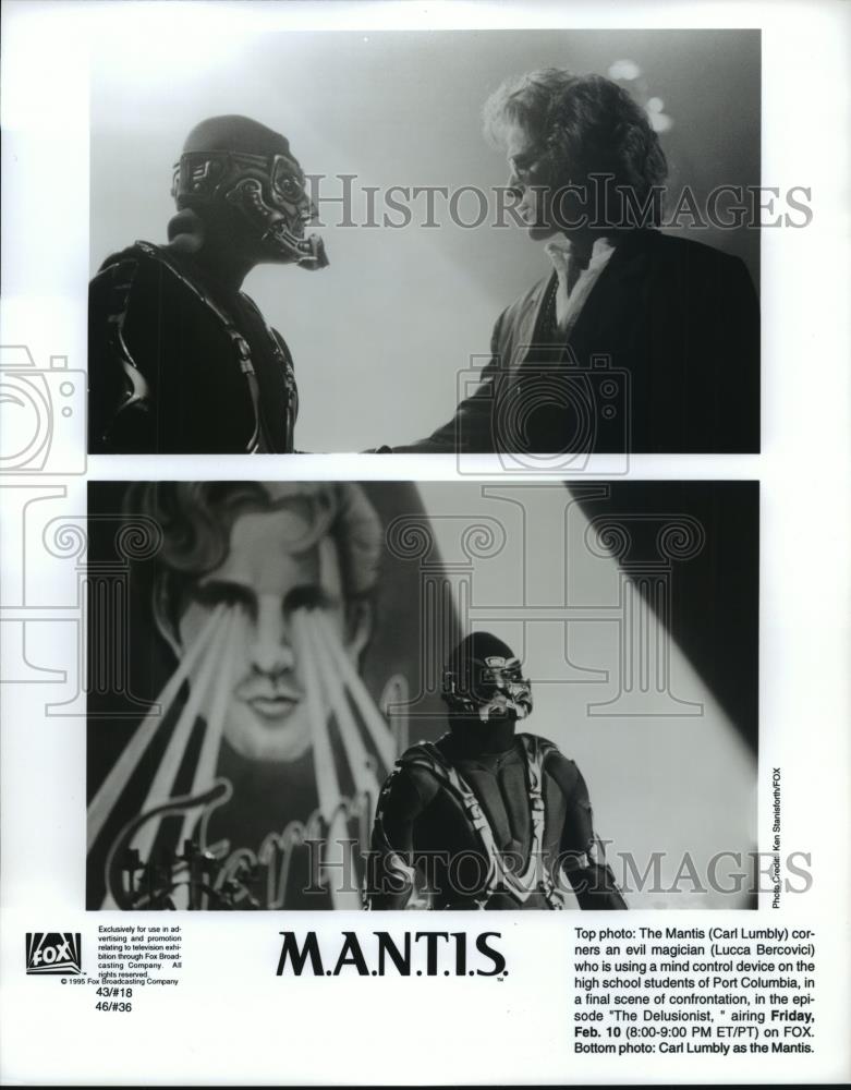 1995 Press Photo Carl Lumbly and Lucca Bercovici star in MANTIS, on Fox. - Historic Images