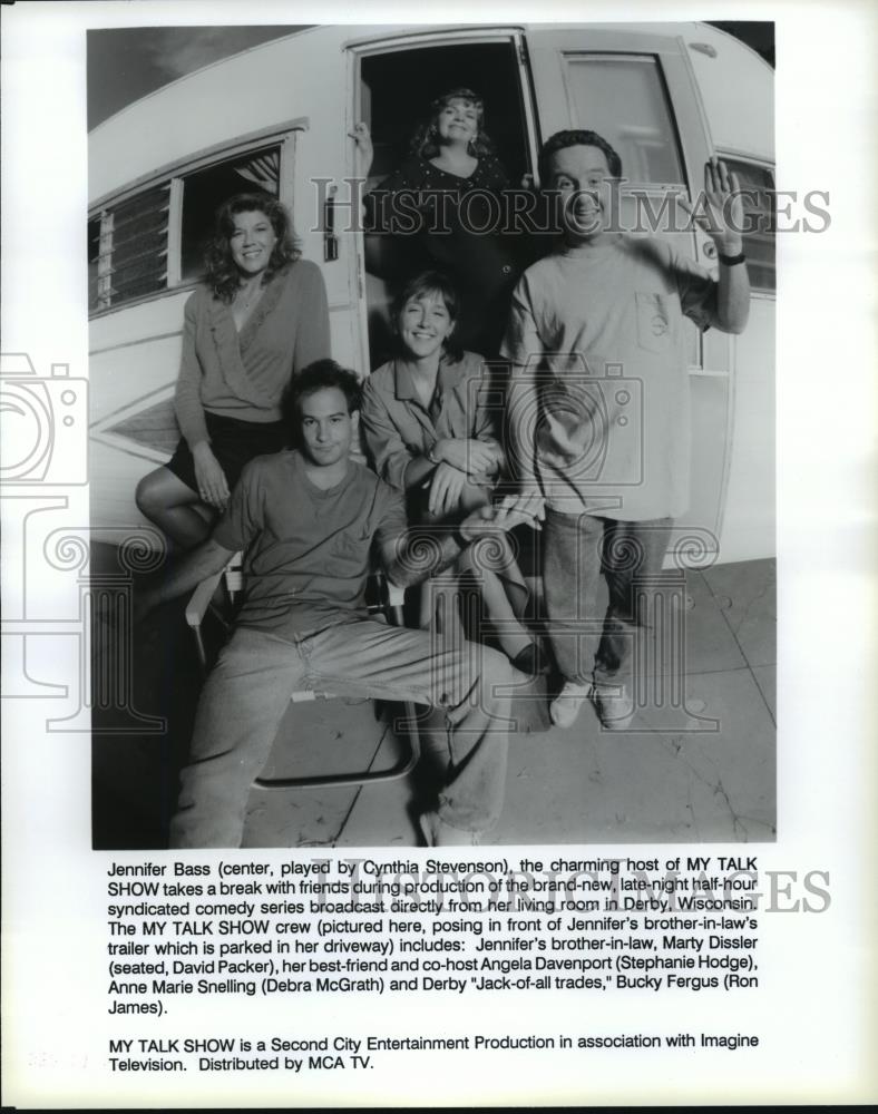 1990 Press Photo Cynthia Stevenson, David Packer and cast of My Talk S -  Historic Images