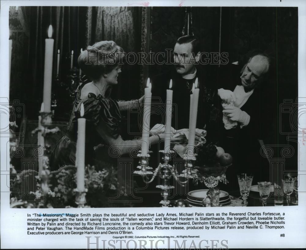 1986 Press Photo Bob Uecker, Christopher Hewett and the cast of Mr. Be -  Historic Images