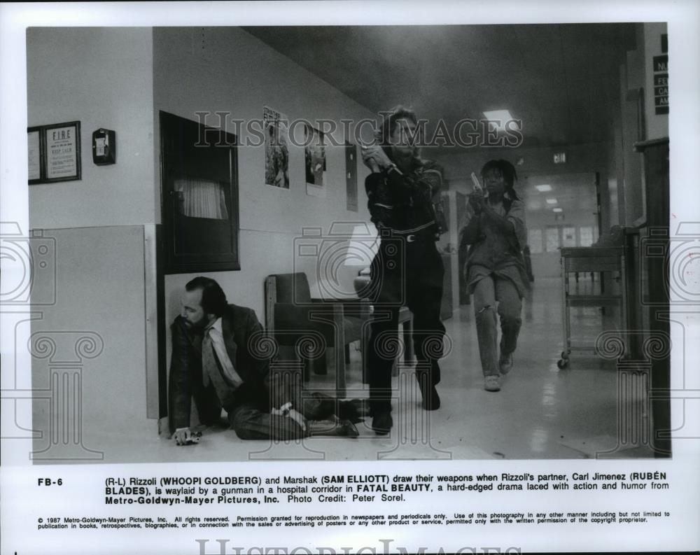 1987 Press Photo Whoopi Goldberg and Sam Elliott star in Fatal Beauty. - Historic Images