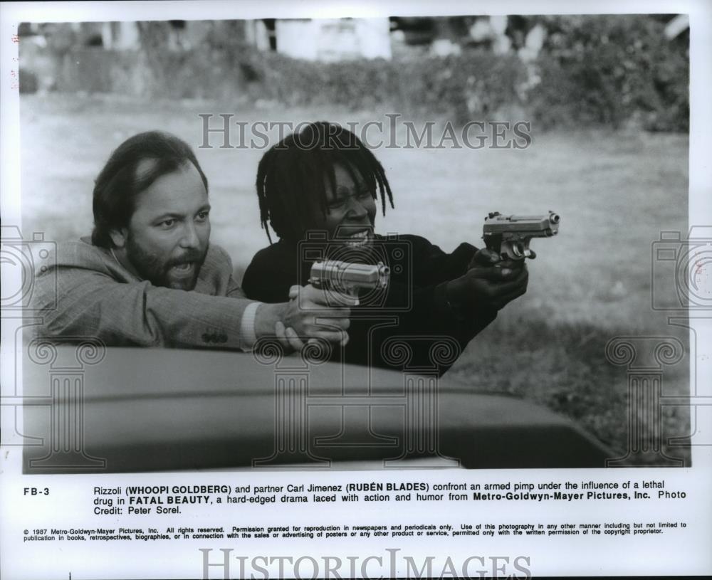 1987 Press Photo Whoopi Goldberg and Ruben Blades star in Fatal Beauty. - Historic Images
