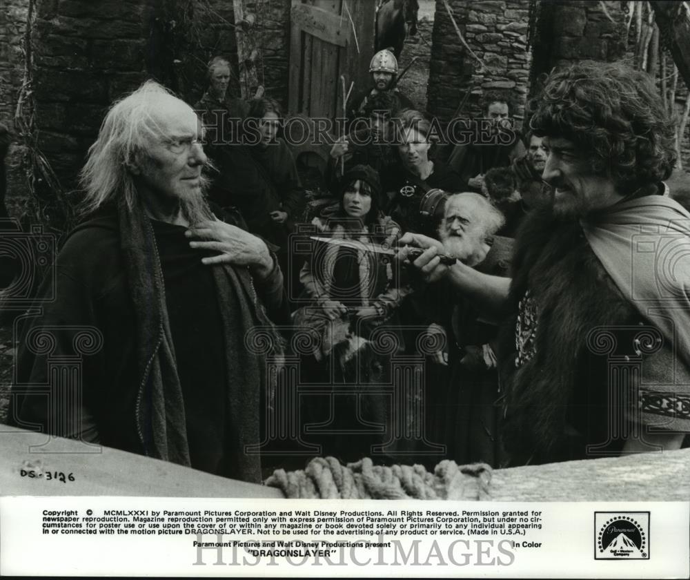 1981 Press Photo Sydney Bromley and Ralph Richardson star in Dragonslayer. - Historic Images
