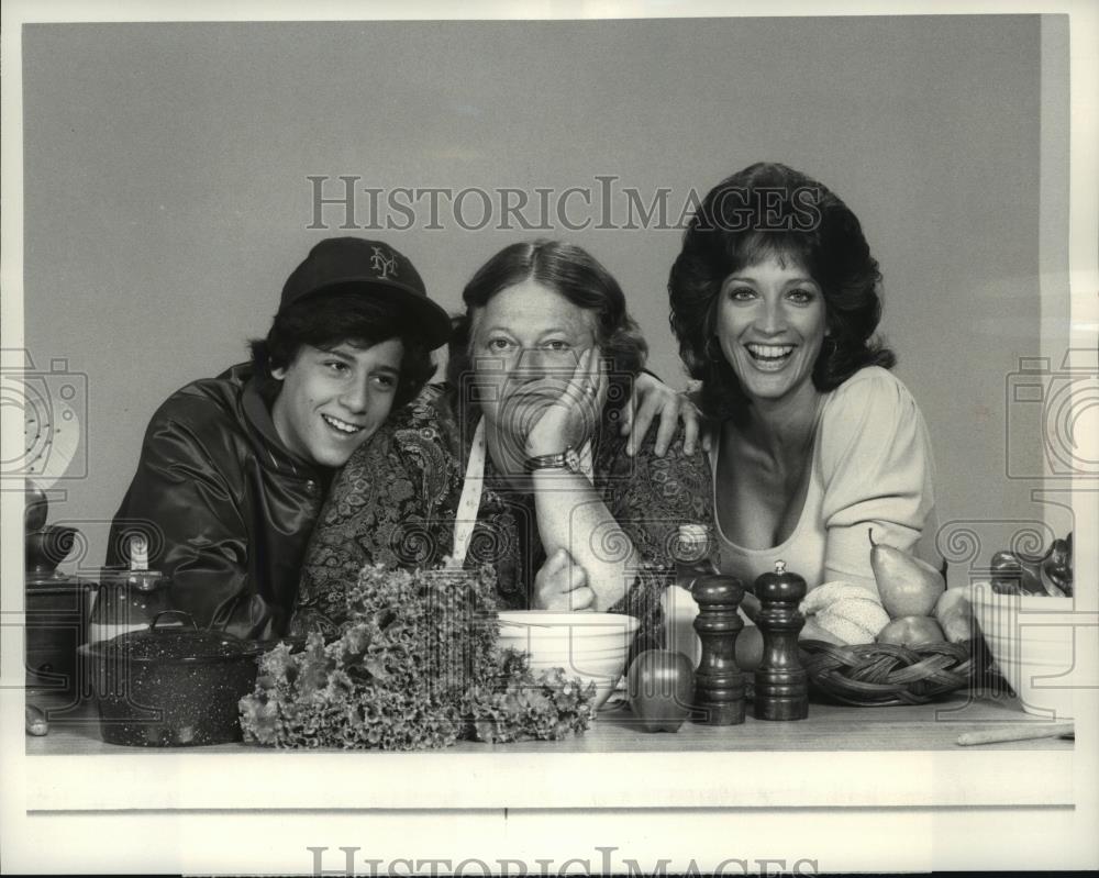1984 Press Photo Evan Richards, Lila Kaye and Randee Heller in Mama Malone. - Historic Images