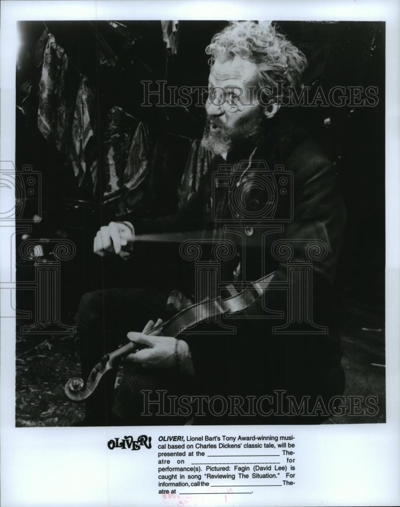 1995 Press Photo David Lee in a scene from Oliver! - spp10215 - Historic Images