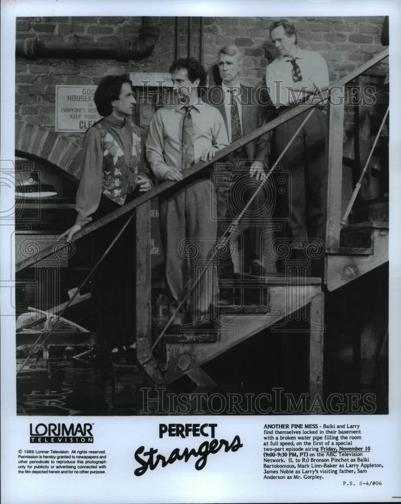 1989 Press Photo James Noble and Sam Anderson on Perfect Strangers, on ABC. - Historic Images