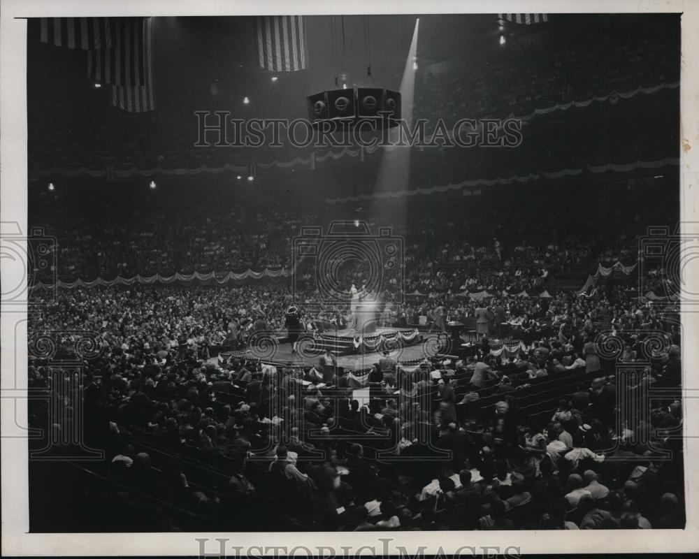 1946 Press Photo New York Beat Dewey Campaign Rally Madison Square Garden NYC - Historic Images