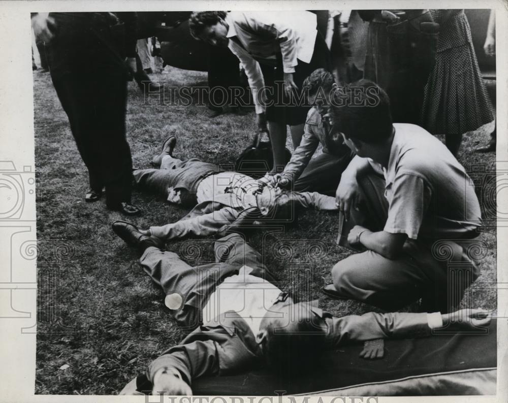 1946 Press Photo New York Abraham Gottlieb, Louis Hoffman injured in car wreck N - Historic Images