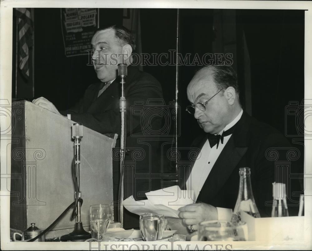 1940 Press Photo New York Mayor F.H. LaGuardia &amp; Samuel Shore at banquet NYC - Historic Images