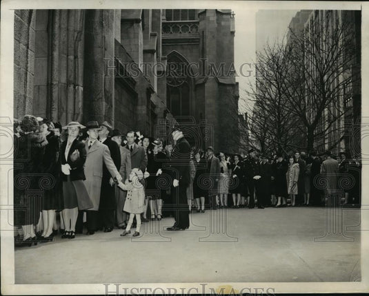 1941 Press Photo New York Crowds at St Patrick's for Easter Service NYC - Historic Images