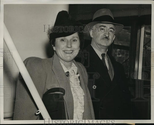 1941 Press Photo New York Hector Dassonville Arrives on Santa Clara NYC - Historic Images