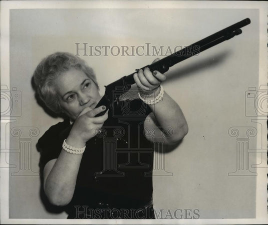 1940 Press Photo New York Mothers' Legion to Shoot Parachutists NYC - neny14962 - Historic Images