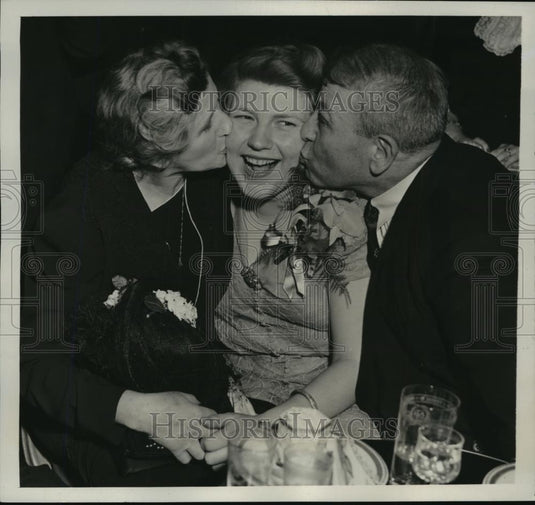 1941 Press Photo New York Mary Van Kirk Congratulated by Family NYC - neny15224 - Historic Images