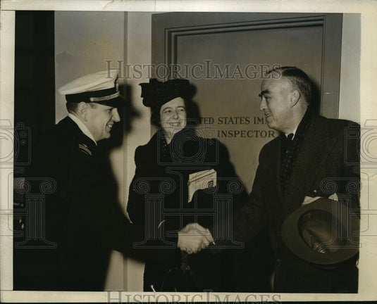 1941 Press Photo New York Capt Kincaid & Lt Starbuck USN NYC - neny15225 - Historic Images