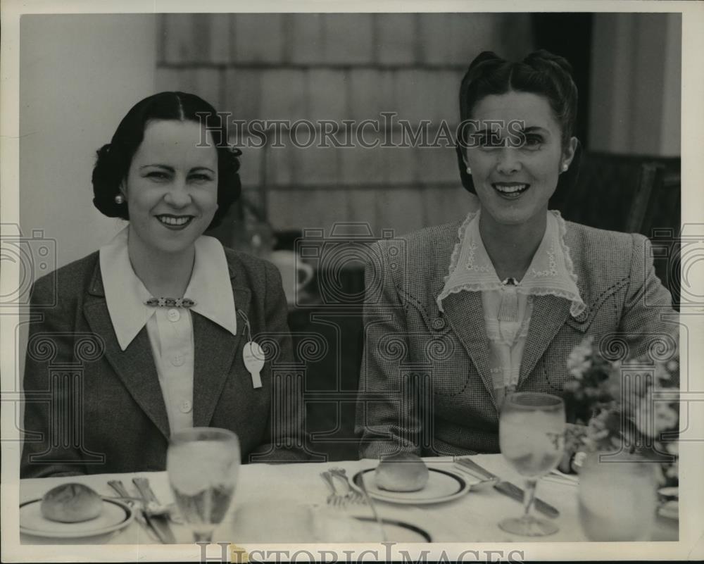 1941 Press Photo New York Society&#39;s Mrs J Noyes, Mrs Ed Hutton in NYC - Historic Images