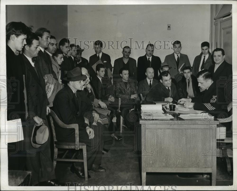 1941 Press Photo New York Chief William Longton, Navy Recruiting is On Rise NYC - Historic Images