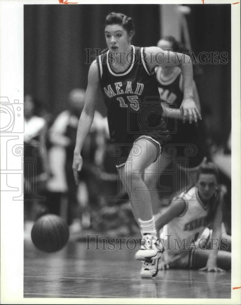 1993 Press Photo Mead basketball player, Regan Freuen, in action - sps05246 - Historic Images