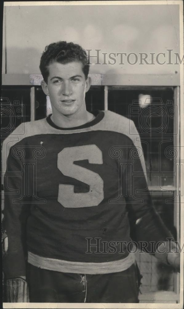 1954 Press Photo Hockey player Ray Hamilton - sps05530 - Historic Images