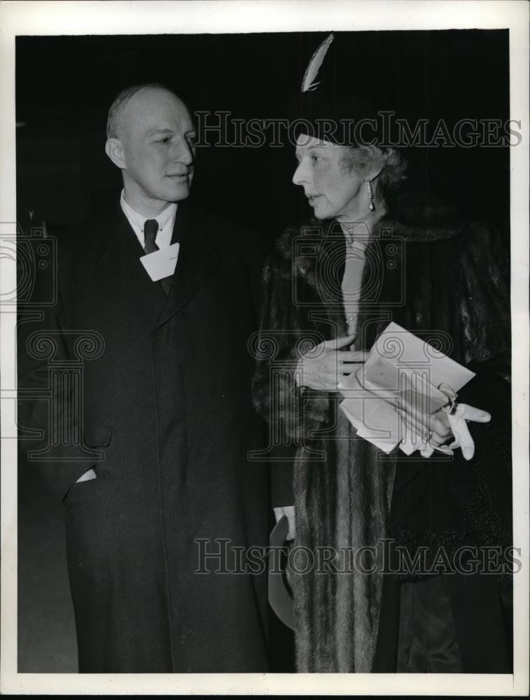 1941 Press Photo New York Ogden Reid Arrives on War Clipper NYC - neny16626 - Historic Images