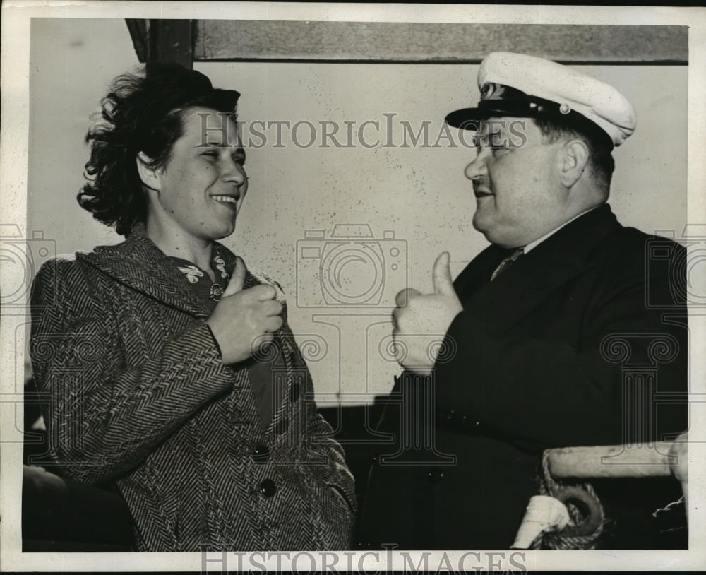 1941 Press Photo NEW YORK CAPT FEODOT VLASOV &amp; DR MARIA VINOGRADOVA NYC - Historic Images