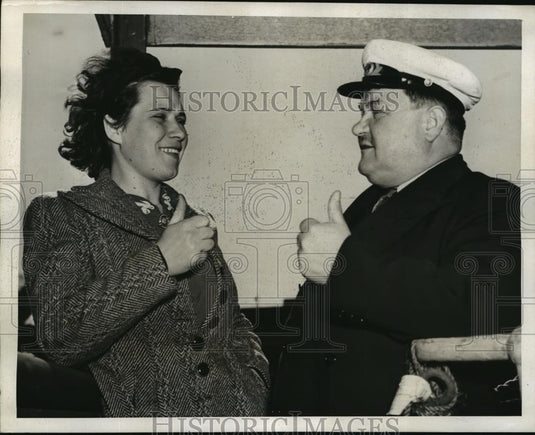 1941 Press Photo NEW YORK CAPT FEODOT VLASOV & DR MARIA VINOGRADOVA NYC - Historic Images