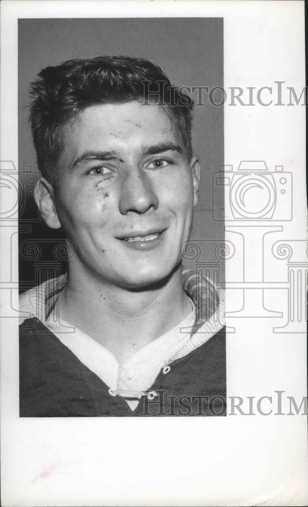 1957 Press Photo Hockey player Dave Gordichuic - sps05646 - Historic Images