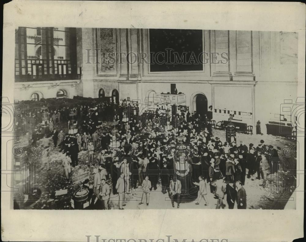 1929 Press Photo New York Stock Exchange Christmas Party NYC - neny17866 - Historic Images