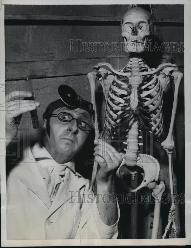 1959 Press Photo New YorkKarl Doench as doctor in Wozzeck at Met Opera NYC - Historic Images