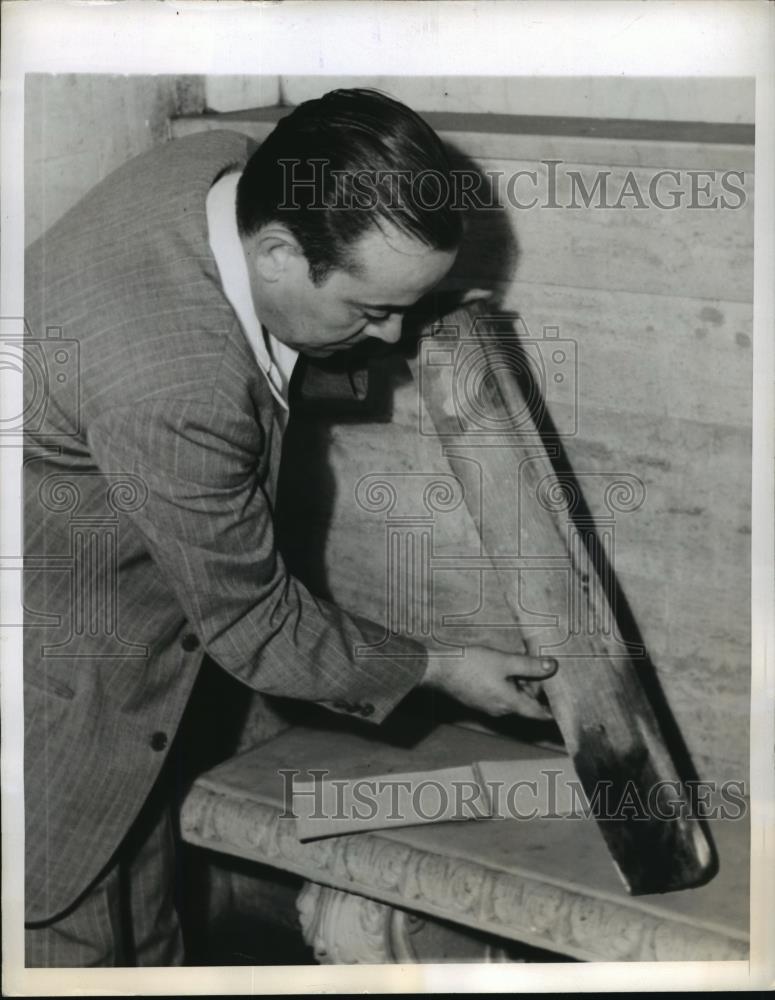 1943 Press Photo NEW YORK MURDER WEAPON NYC - neny20177 - Historic Images