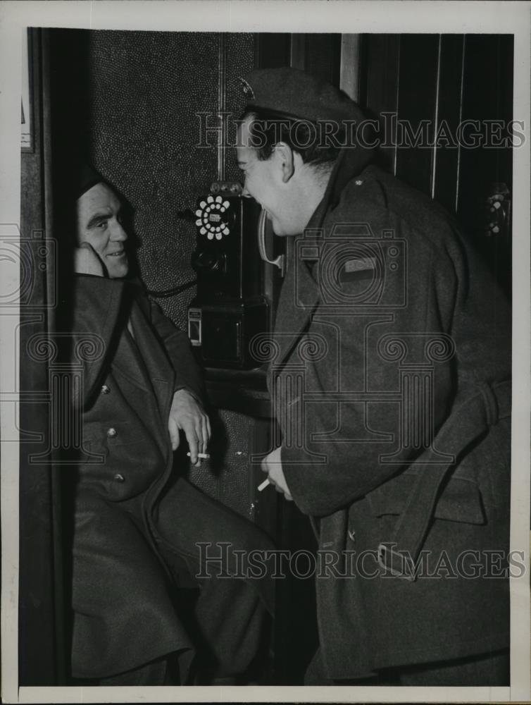 1946 Press Photo NEW YORK HI SIS -- MY SHIP&#39;S COME IN NYC - neny20239 - Historic Images