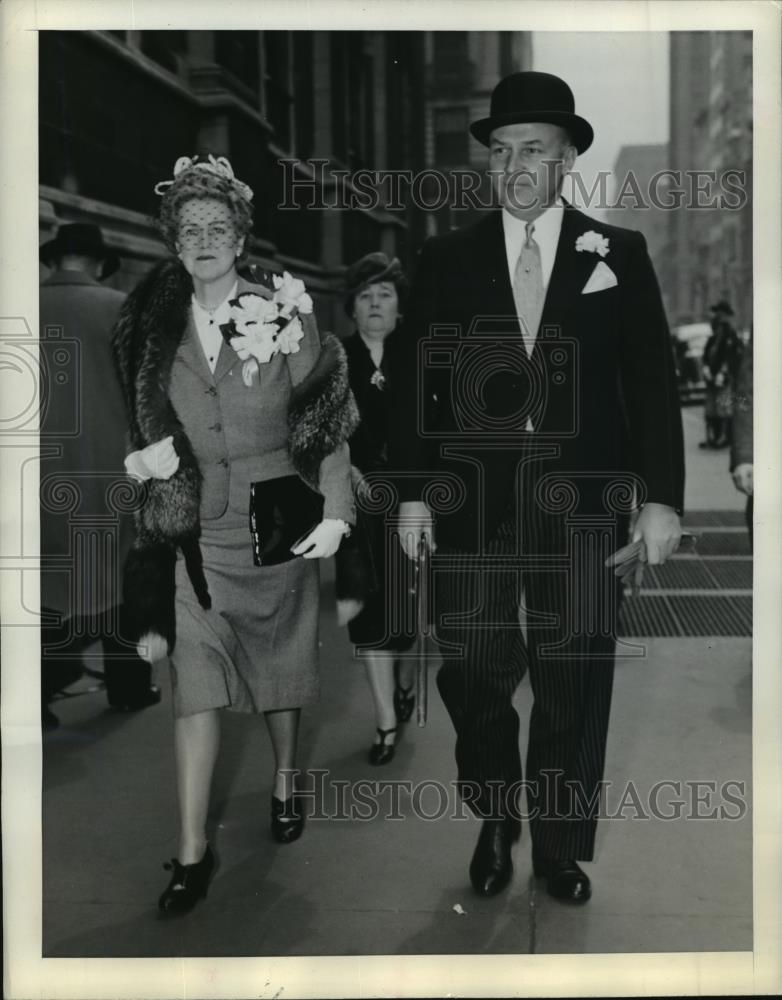 1943 Press Photo New York Frederick Clark in Fifth Avenue Easter Parade NYC - Historic Images