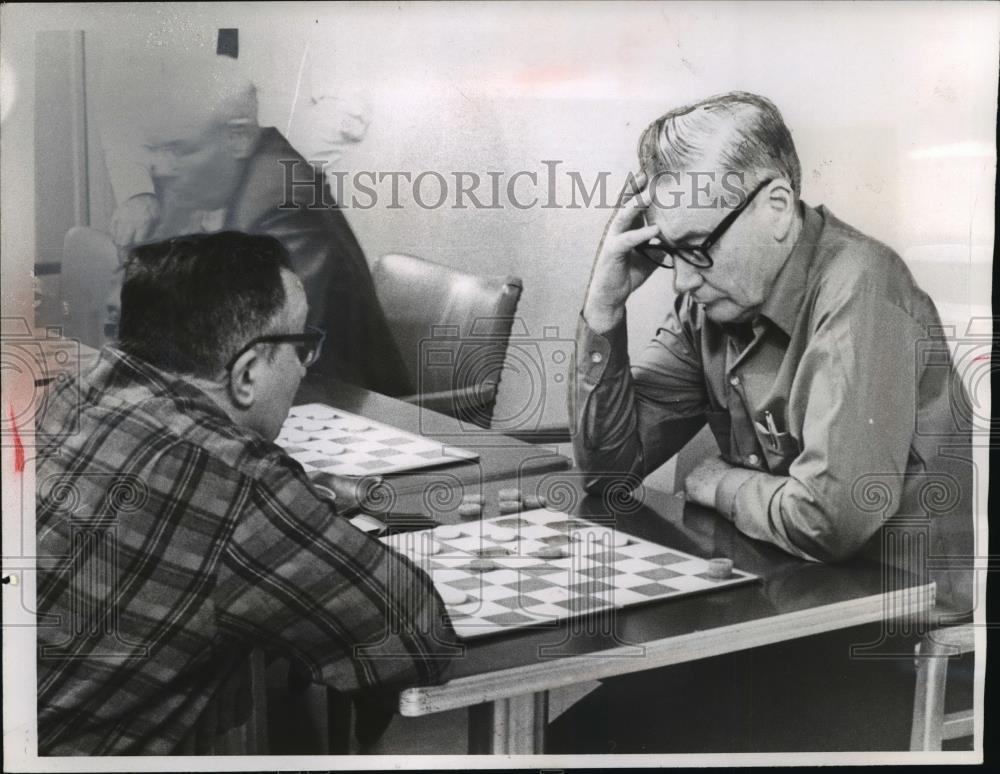 1967 Press Photo NEW YORK CHECKERS TOURNAMENT NYC - neny20388 - Historic Images