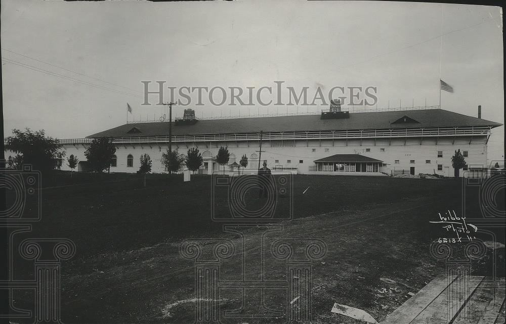 Press Photo Interstate Fair&#39;s stretch of lawn shown in the foreground of photo - Historic Images