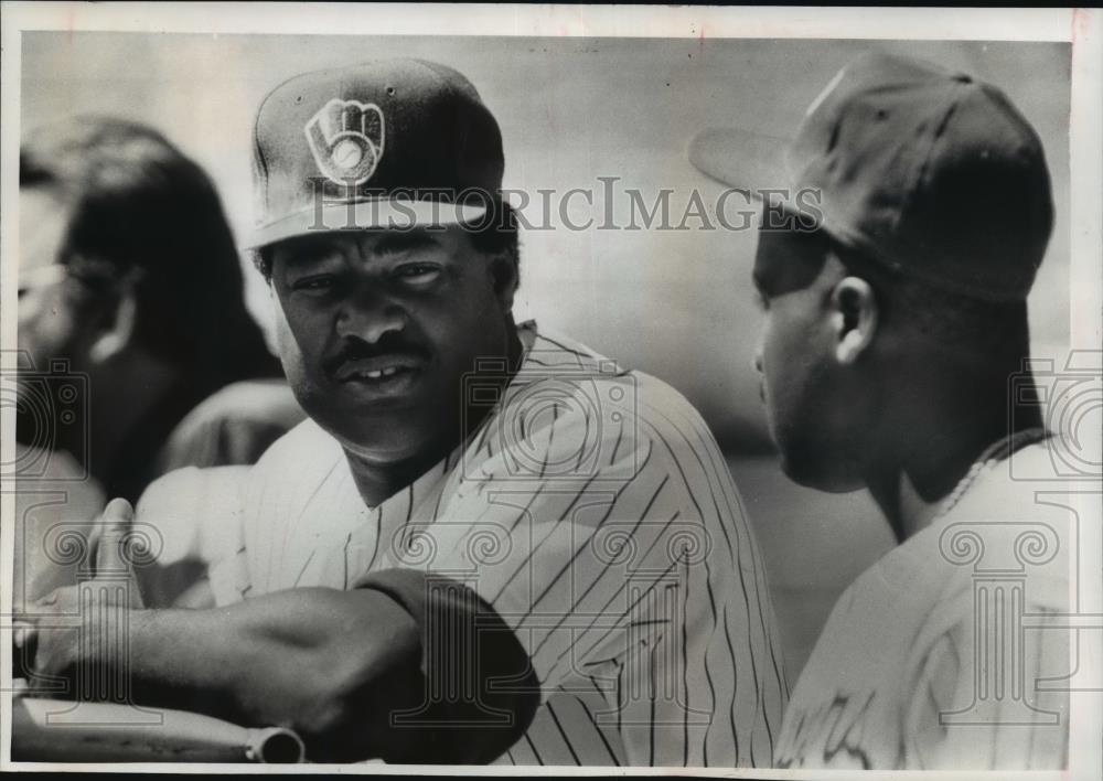 1990 Press Photo Hitting Coach Don Baylor Explaining Basic Terms - mja67381 - Historic Images