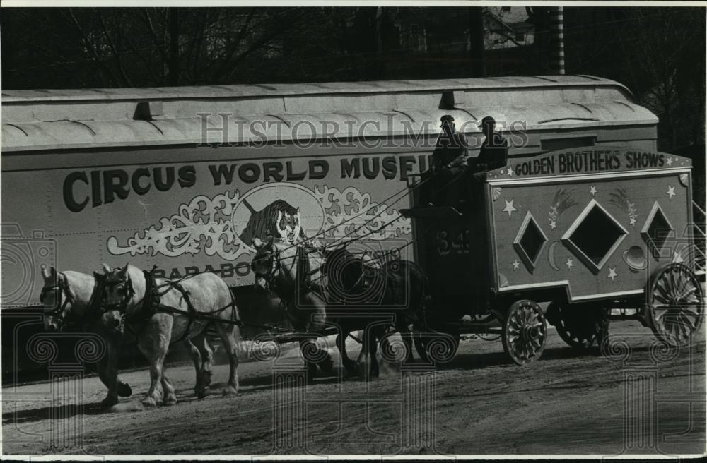 1979 Press Photo Horses Pull a Wagon from Circus World Museum - mja71940 - Historic Images