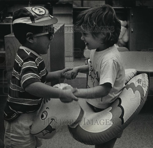 1992 Press Photo Tommy Hensler dances with Kaitlin Danisewicz, Campus Childcare - Historic Images